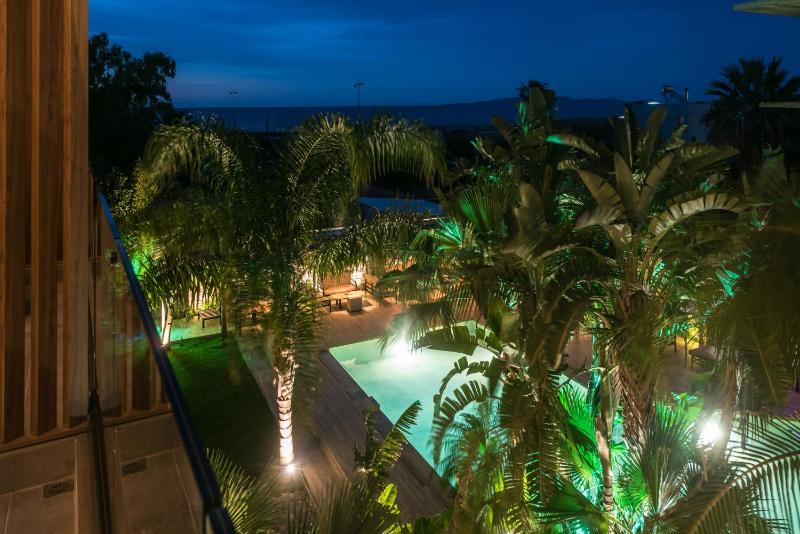 Exclusive Suite with Side Sea View image 1