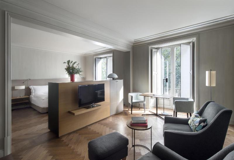 Executive Suite image 3