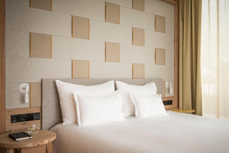 Summit Suite  image 1