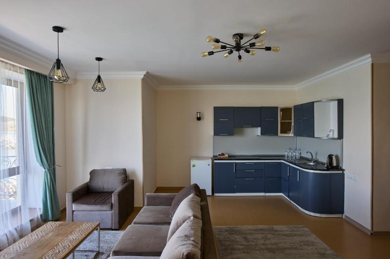 Apartment with Lake View image 4