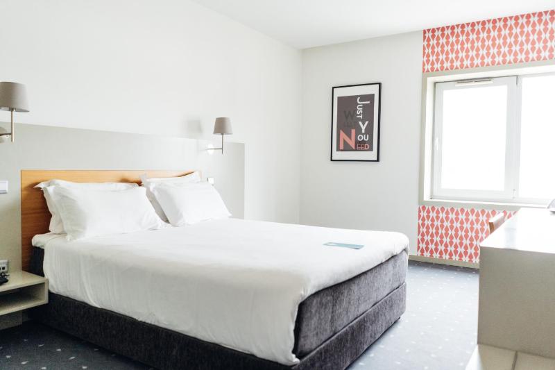 Standard Double Room image 4