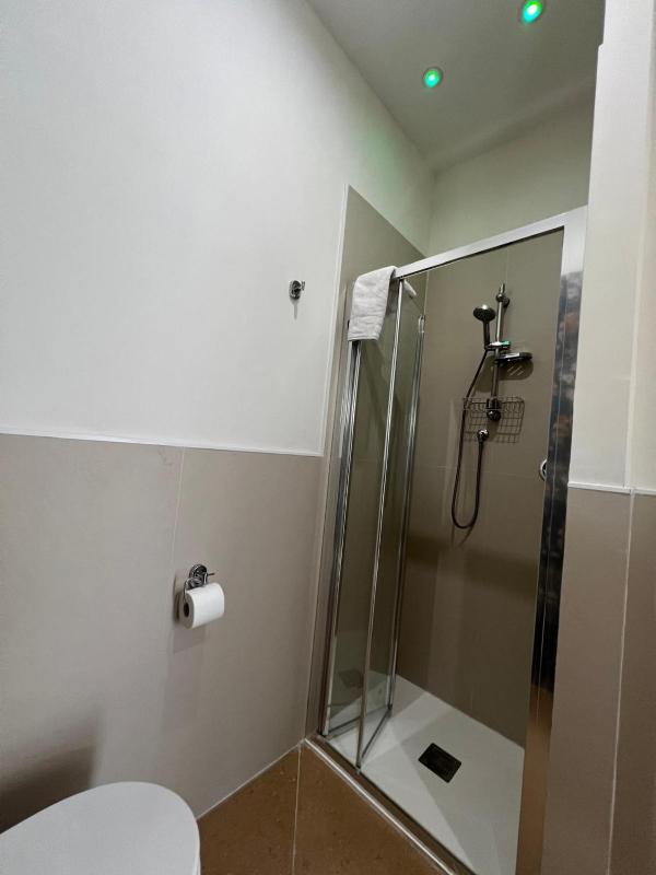 BURMARIA APARTMENT and ROOM with garden and jacuzzi - image 30