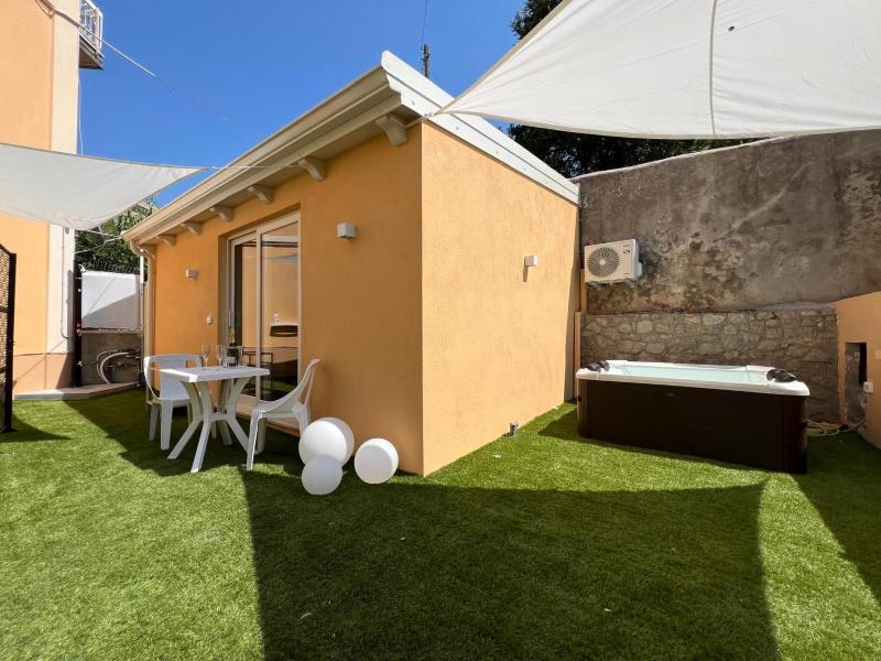 BURMARIA APARTMENT and ROOM with garden and jacuzzi - image 49