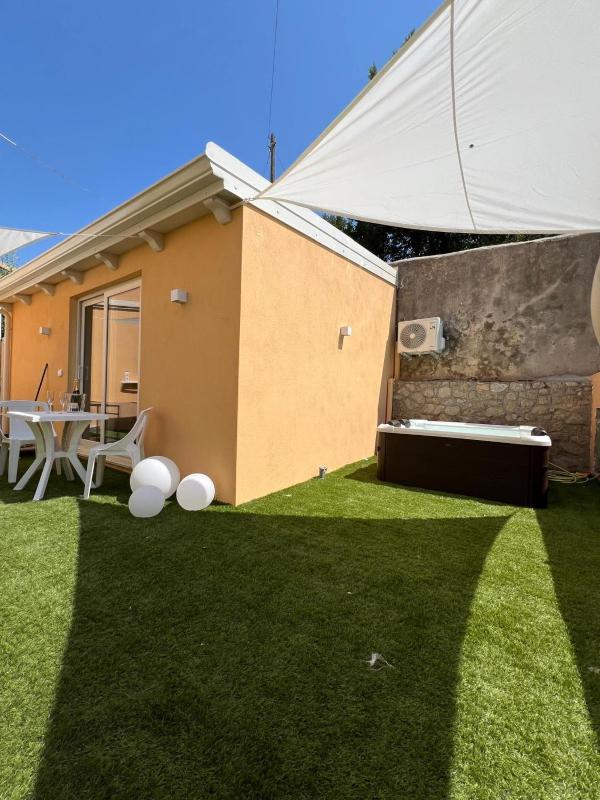 BURMARIA APARTMENT and ROOM with garden and jacuzzi - image 44