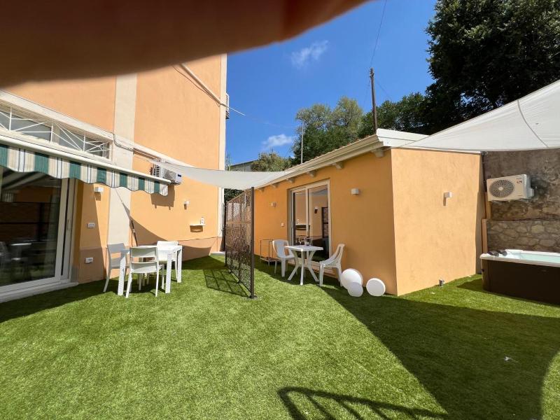 BURMARIA APARTMENT and ROOM with garden and jacuzzi - image 32