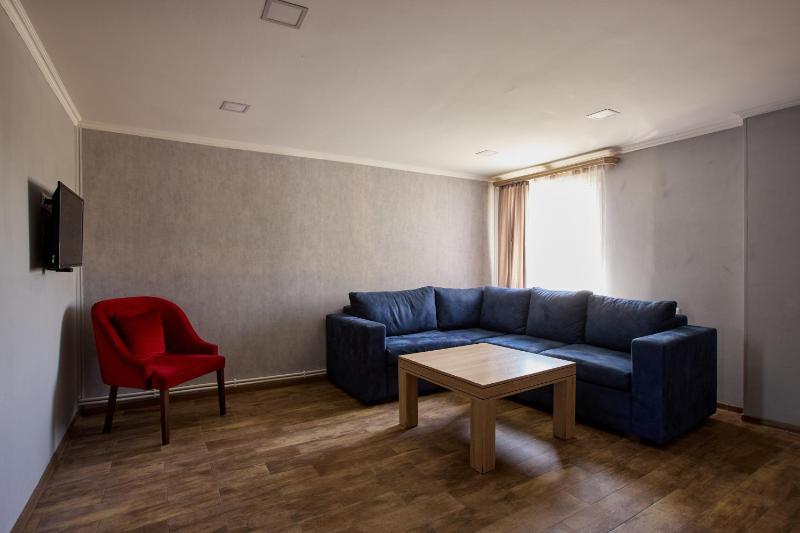 Comfort Two-Bedroom Cottage image 4