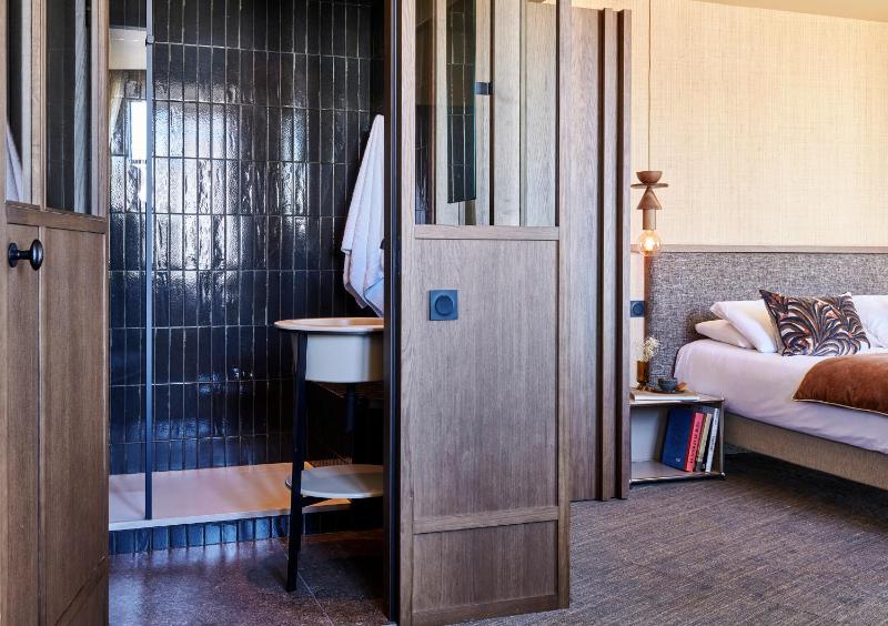 Suite with Double Bed image 3