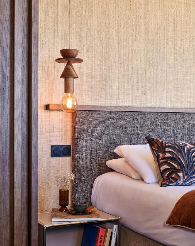 Classic Double Room with Side Sea View image 4