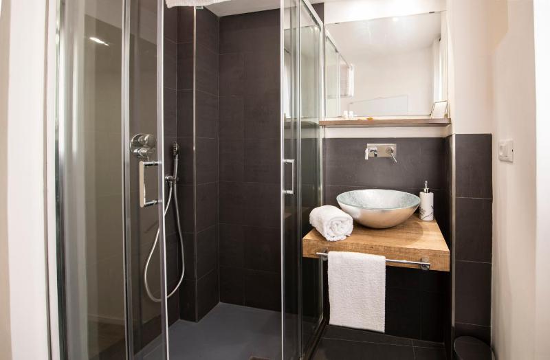 Borgo Santa Croce Apartment by Mamo Florence - image 3