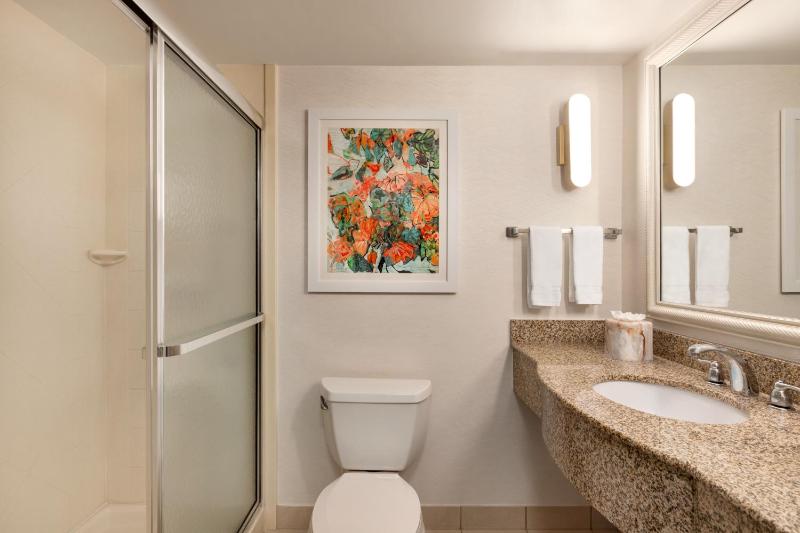 King Room image 4