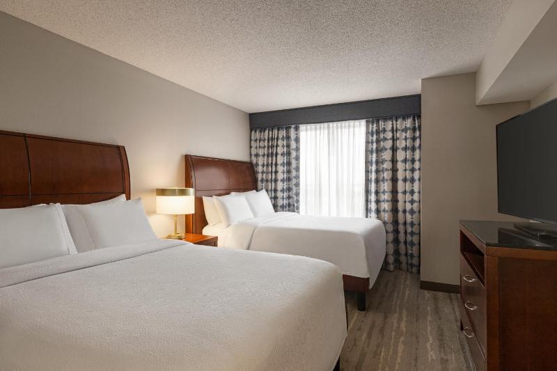 Queen Room with Two Queen Beds image 3