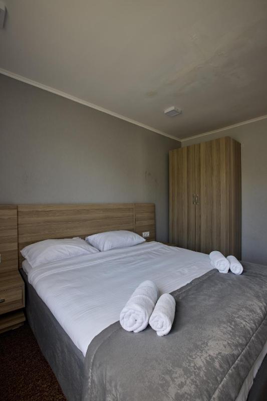 Deluxe Two-Bedroom Cottage image 4