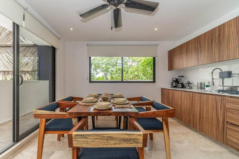 2 BD Suite with Private Balcony Rooftop Pool Gym - image 13