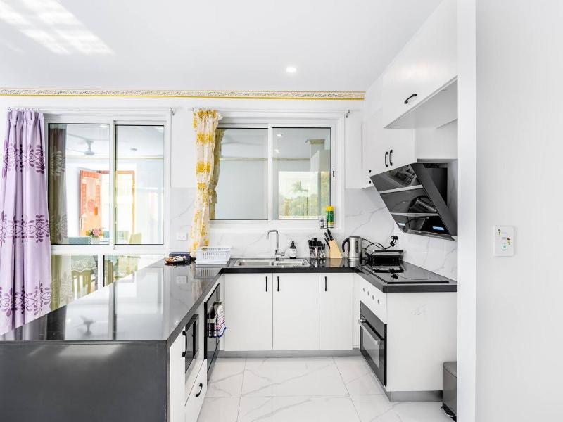 Malls at Doorstep 2-Bed Unit in Heart of Cannon Hill - image 5