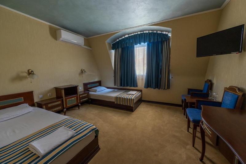 Twin Room image 1