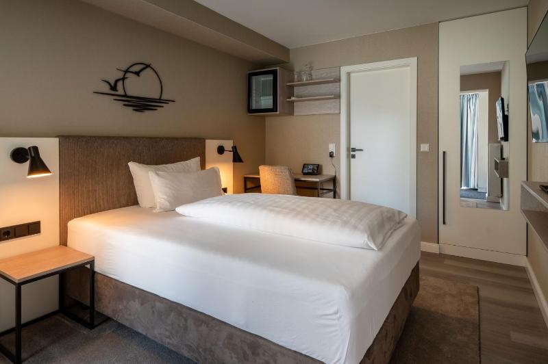 Single Room image 4