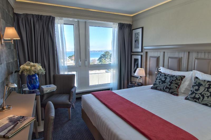 Executive Double Room with Kitchenette image 4