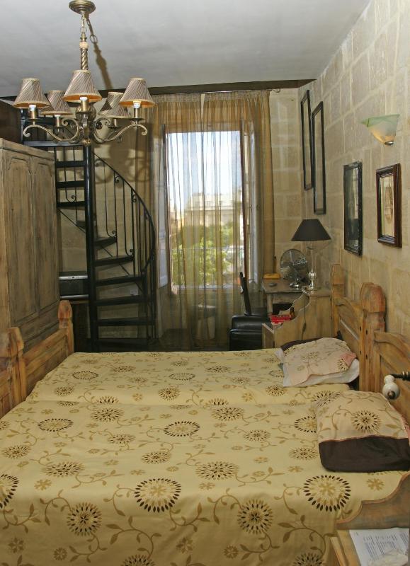 Double or Twin Room image 3