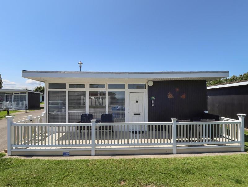 114 Cherry Park - image 7