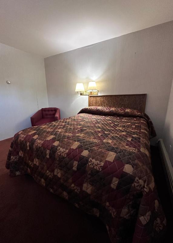 Queen Room image 1