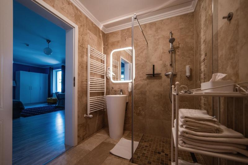 compleX living aparthotel - image 40
