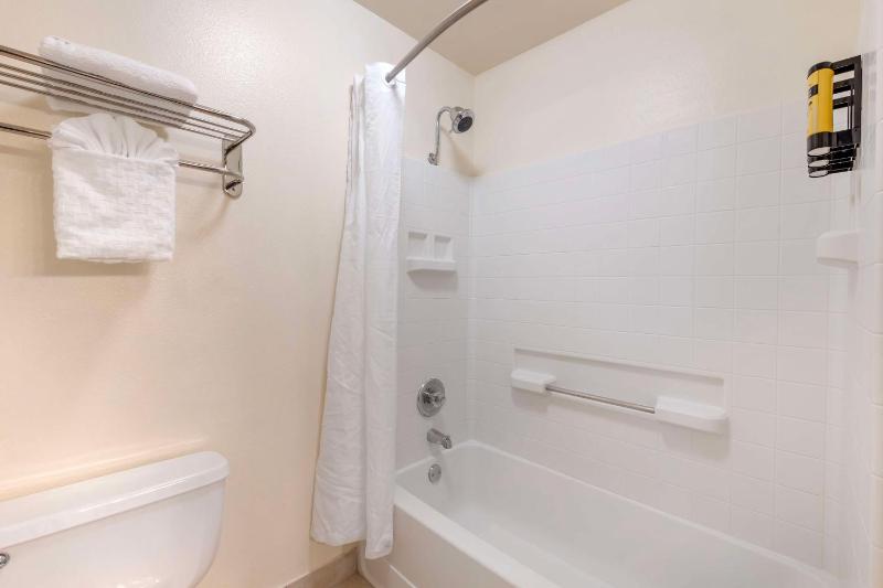 Executive King Suite image 2