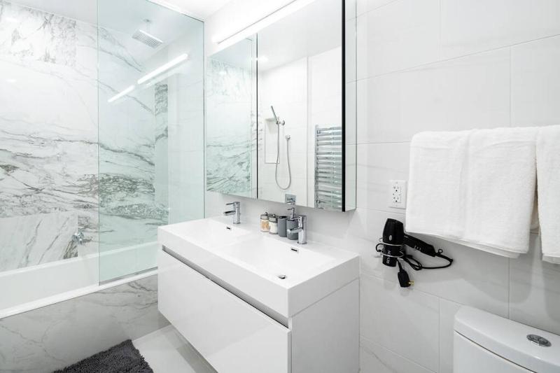 Luxury Full Floor Chelsea Apt St 7 - image 2