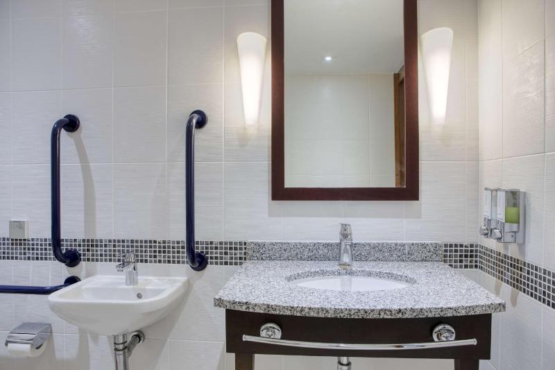 Queen Room - Mobility Access image 2