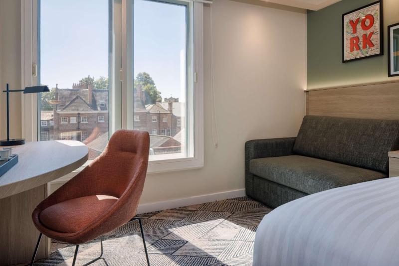 King Room - High Floor image 3