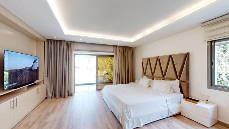 Villa F- Luxury 4 suites on a 5000sqm in the heart of Ambassadeurs - image 8