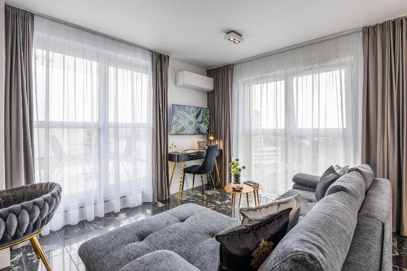 Emihouse Riverside Apartments - image 36