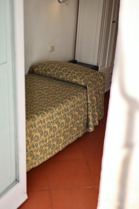 Standard Single Room image 4