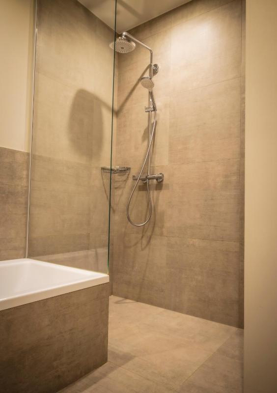 Apartment image 3
