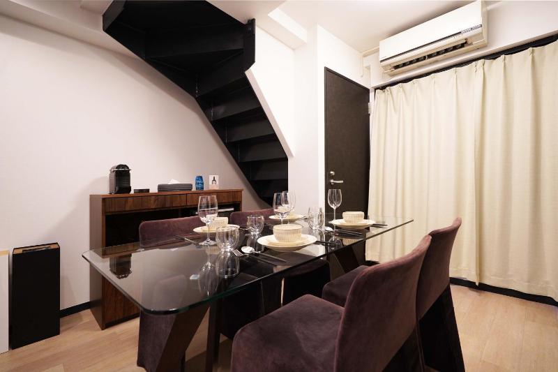 Penthouse 1-bedroom flat in Hiroo Shibuya - image 9