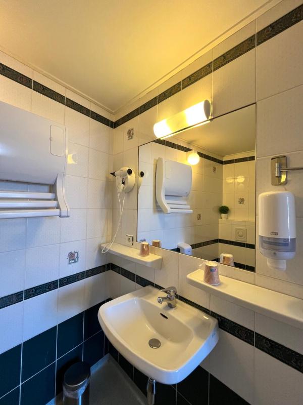 Superior King Room image 1