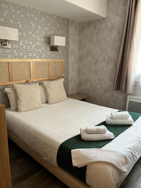 Standard Double Room image 2