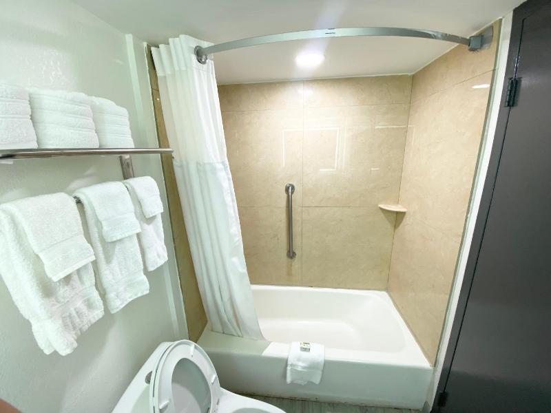 King Room with One King Bed - Exterior Entrance - Non-Smoking image 3