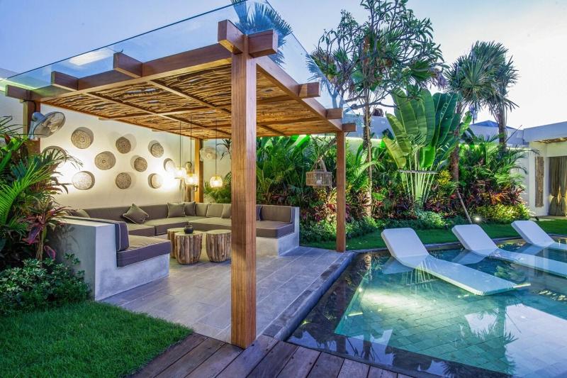 Luxurious 6 Br in Canggu 400m to Finns Beach - image 15