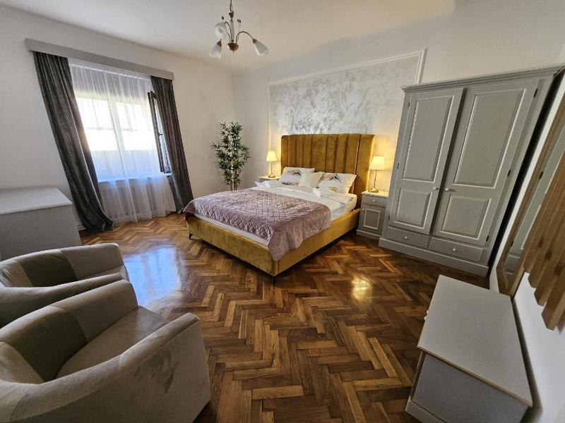 Vila Raduly Images
