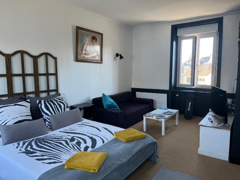 CHAMBRE SPACIEUSE DANS MAISON RENOVEE Images