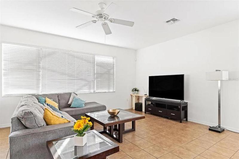 Grand Exclusive 4BR Pool Home near Disney Parks - image 17