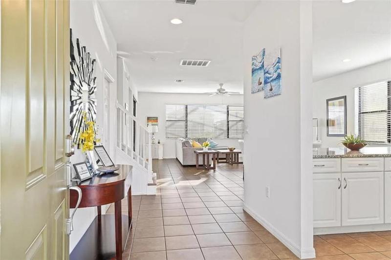 Grand Exclusive 4BR Pool Home near Disney Parks - image 28
