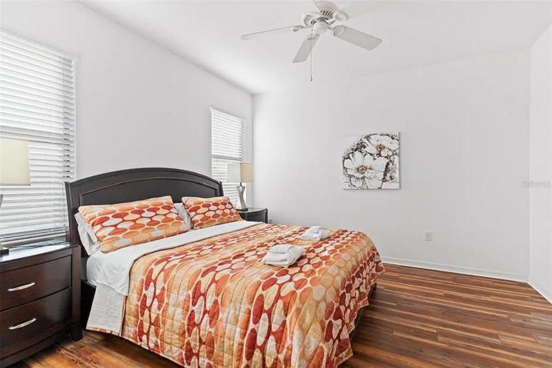 Grand Exclusive 4BR Pool Home near Disney Parks - image 6