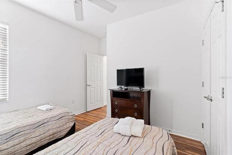 Grand Exclusive 4BR Pool Home near Disney Parks - image 20