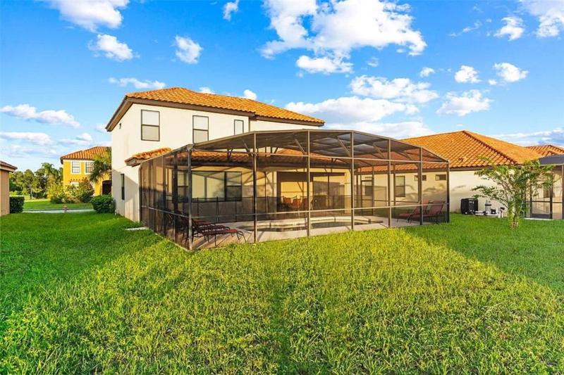 Grand Exclusive 4BR Pool Home near Disney Parks - image 15
