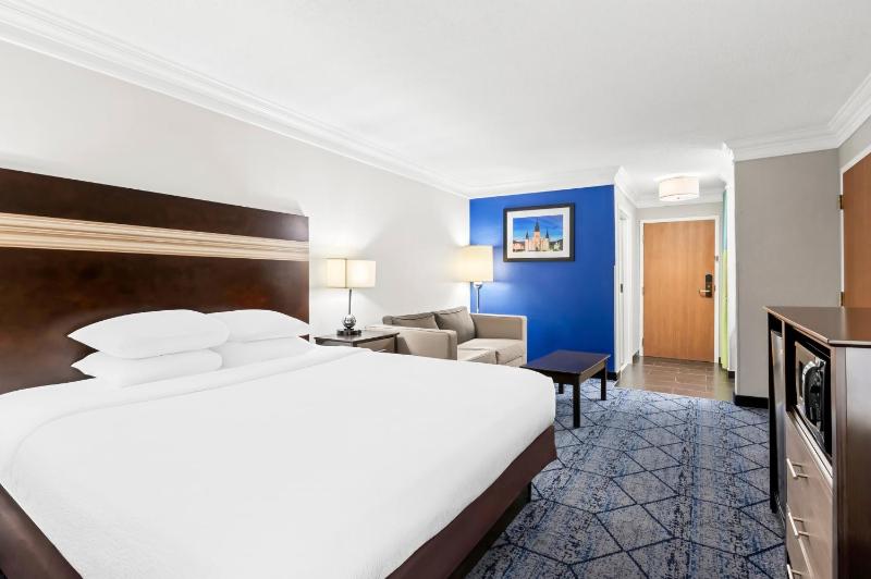 King Room - Hearing Accessible image 2