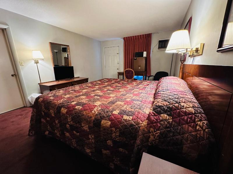 King Room image 4