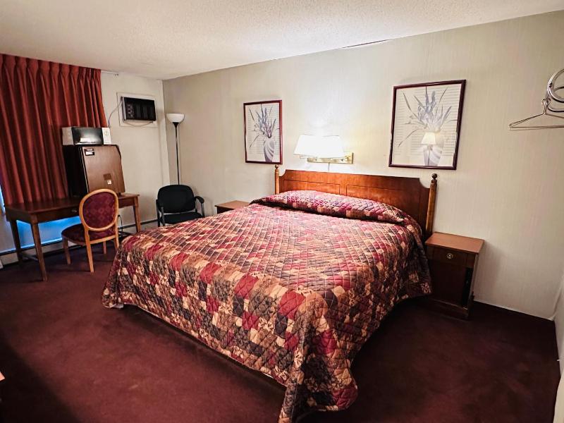 King Room image 3
