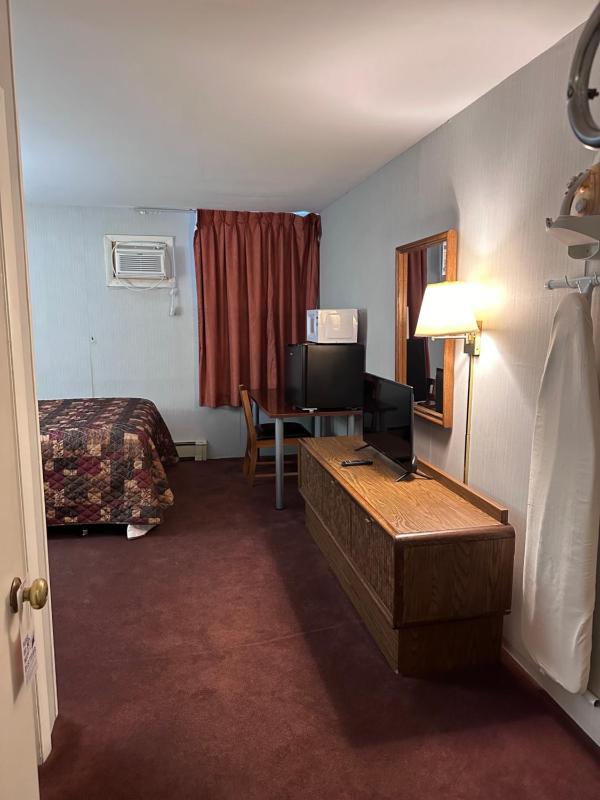 Queen Room image 4