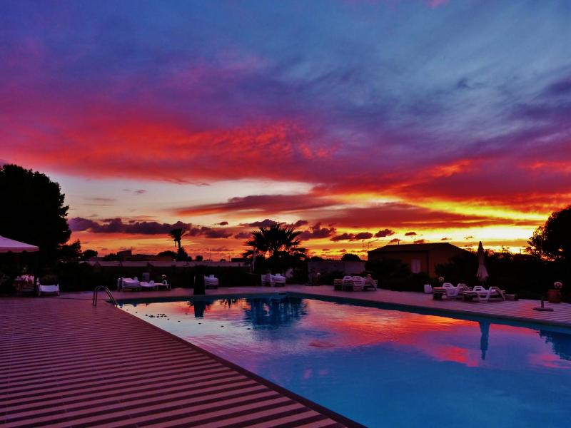 Apartment with Pool View  image 4